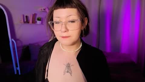 Snapshot of miilly_ice chatting on 1, 10, 2025 Milly online show from 1, 10, 2025