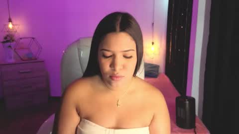 Snapshot of miiss_greyy chatting on 25, 10, 2025 miiss_greyy online show from 25, 10, 2025