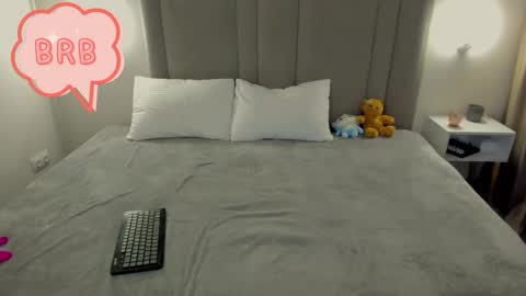 Mika online show from 25, 3, 2026