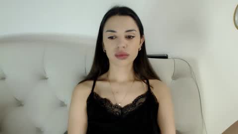 Snapshot of mika_gold7 chatting on 17, 12, 2025 Mika online show from 17, 12, 2025