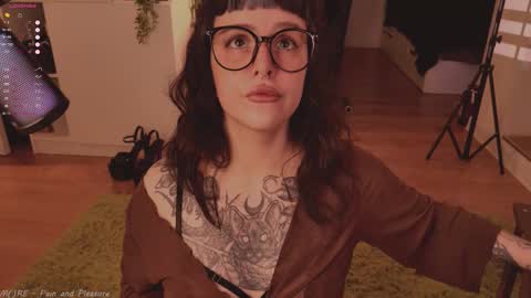 mika_moon_ online show from 27, 9, 2025