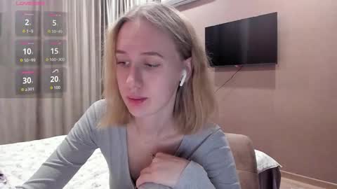 Snapshot of mika_ray chatting on 31, 10, 2025 Mika online show from 31, 10, 2025