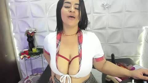 Mikaela Lust online show from 4, 1, 2025