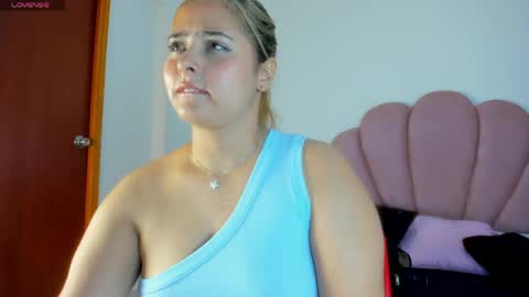 Snapshot of mikaelastonne chatting on 23, 4, 2026 Mikaela blondie bigass online show from 23, 4, 2026