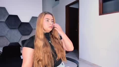 Snapshot of mikaelastonne chatting on 27, 4, 2026 Mikaela blondie bigass online show from 27, 4, 2026