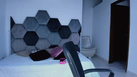 Snapshot of mikaelastonne chatting on 1, 5, 2026 Mikaela blondie bigass online show from 1, 5, 2026