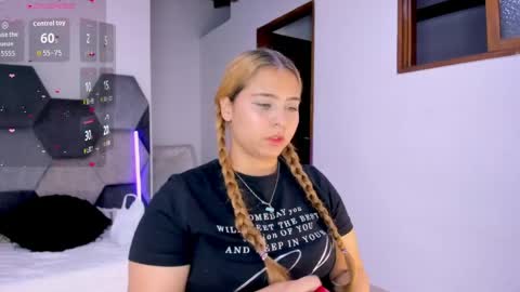 Snapshot of mikaelastonne chatting on 4, 5, 2026 Mikaela blondie bigass online show from 4, 5, 2026