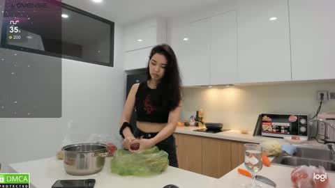 Snapshot of mikakimura chatting on 18, 2, 2025 Miko now i live in Vietnam online show from 18, 2, 2025