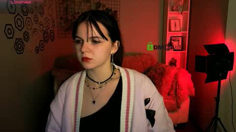 Mika online show from 23, 11, 2025