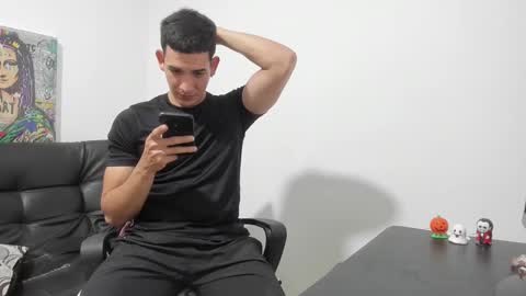 mike3xxx online show from 28, 10, 2025