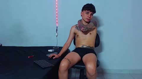 Mike IMDEPENDIENT MODEL online show from 5, 10, 2025