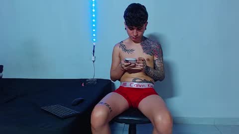 Mike IMDEPENDIENT MODEL online show from 5, 10, 2025