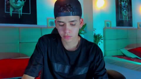 Mike 0233 online show from 3, 12, 2024