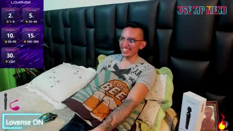 Snapshot of mike_bennet chatting on 29, 3, 2026 Mike Bennet Make me Cum Please online show from 29, 3, 2026