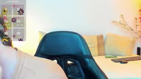 Snapshot of mike_blossom chatting on 12, 6, 2026 Henry Price online show from 12, 6, 2026