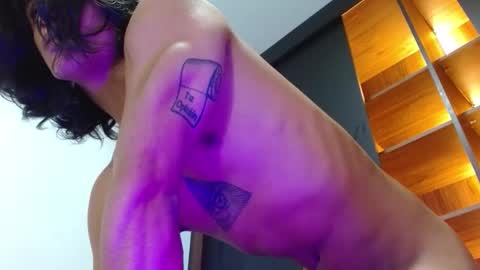 Snapshot of mike_d1030 chatting on 28, 11, 2025 mike_d1030 online show from 28, 11, 2025