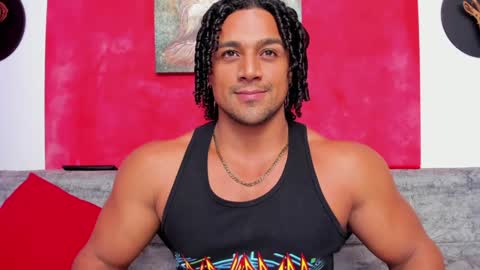 Snapshot of mike_estevess chatting on 20, 12, 2024 online show from 20, 12, 2024