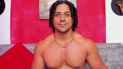 Snapshot of mike_estevess chatting on 20, 12, 2024 online show from 20, 12, 2024