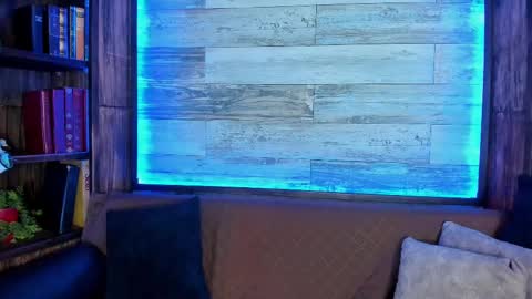 Snapshot of mike_estevess chatting on 7, 3, 2025 online show from 7, 3, 2025