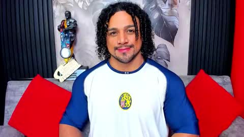 Snapshot of mike_estevess chatting on 6, 1, 2026 online show from 6, 1, 2026