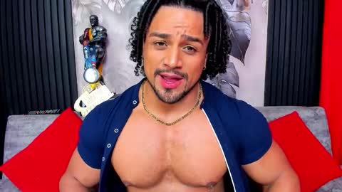 Snapshot of mike_estevess chatting on 10, 1, 2026 online show from 10, 1, 2026