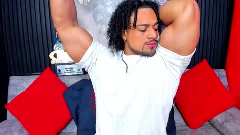 Snapshot of mike_estevess chatting on 13, 2, 2026 online show from 13, 2, 2026