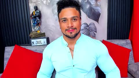 Snapshot of mike_estevess chatting on 6, 3, 2026 online show from 6, 3, 2026