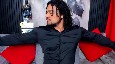 Snapshot of mike_estevess chatting on 8, 3, 2026 online show from 8, 3, 2026