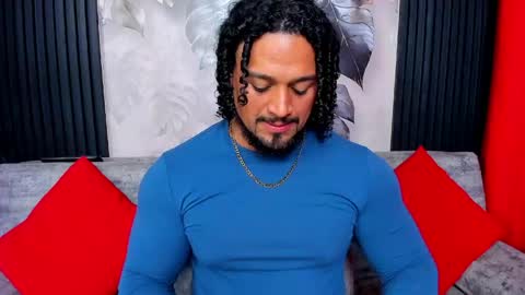 Snapshot of mike_estevess chatting on 15, 4, 2026 online show from 15, 4, 2026