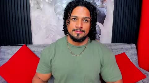 Snapshot of mike_estevess chatting on 16, 4, 2026 online show from 16, 4, 2026