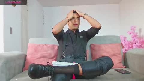 Im Mike online show from 5, 3, 2026