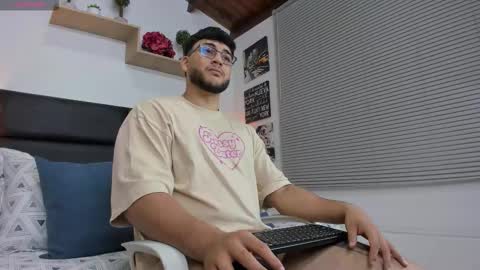  MIKE FOXXX online show from 3, 2, 2026