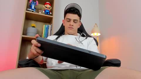 Snapshot of mikecooper_ chatting on 19, 3, 2026 Mike Cooper online show from 19, 3, 2026