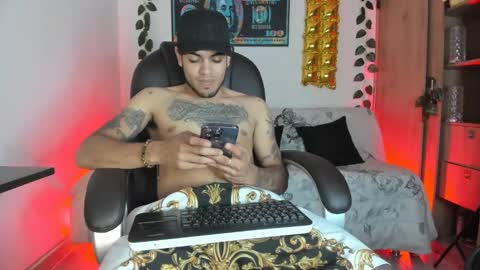 mikee_scooth online show from 11, 1, 2025