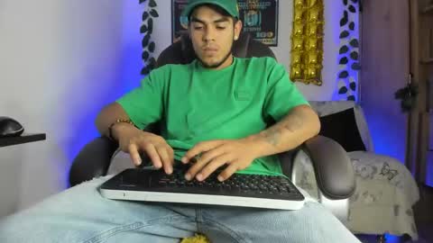 mikee_scooth online show from 19, 1, 2025