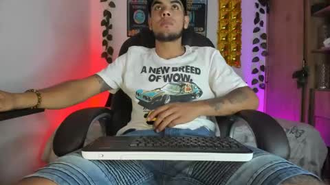 mikee_scooth online show from 2, 2, 2025