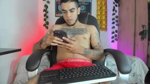 mikee_scooth online show from 6, 2, 2025