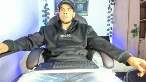 mikee_scooth online show from 17, 2, 2025