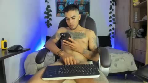 mikee_scooth online show from 21, 2, 2025