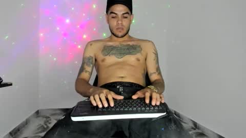 mikee_scooth online show from 12, 5, 2026
