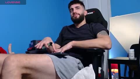 Snapshot of mikehawk1589 chatting on 7, 3, 2025 mikehawk1589 online show from 7, 3, 2025