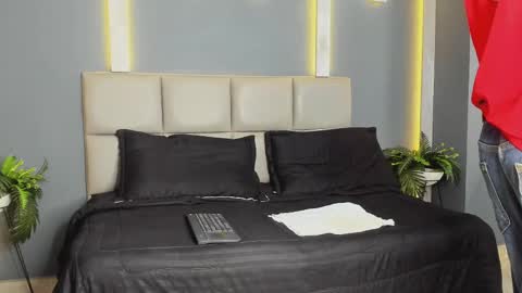 Snapshot of mikepark_ chatting on 11, 9, 2025 MIKE PARK  online show from 11, 9, 2025