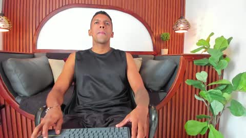 Snapshot of mikesteele_ chatting on 10, 4, 2026 online show from 10, 4, 2026