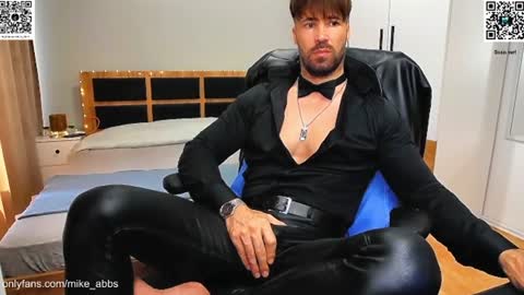 Snapshot of mikestrip chatting on 24, 6, 2026 Mike online show from 24, 6, 2026