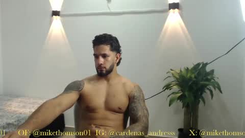 Snapshot of mikethomson01 chatting on 6, 4, 2026 Mike online show from 6, 4, 2026