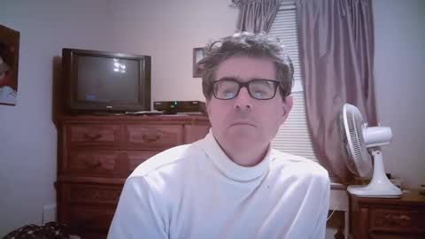 Snapshot of mikewulds chatting on 21, 2, 2026 Mike online show from 21, 2, 2026