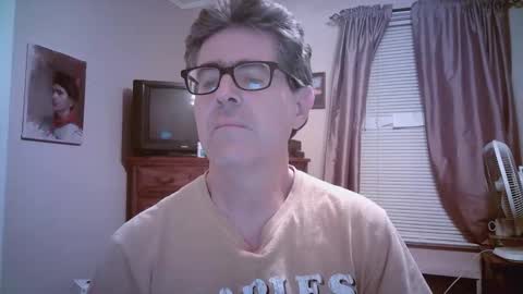 Snapshot of mikewulds chatting on 6, 3, 2026 Mike online show from 6, 3, 2026