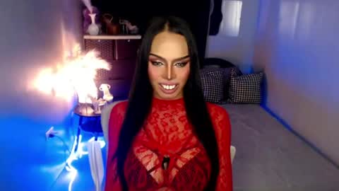 Mistress MikeyAlawi online show from 13, 5, 2026