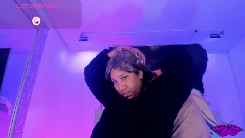 Mikeyla  online show from 13, 9, 2025