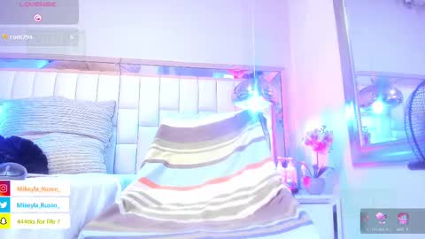 Mikeyla  online show from 20, 9, 2025